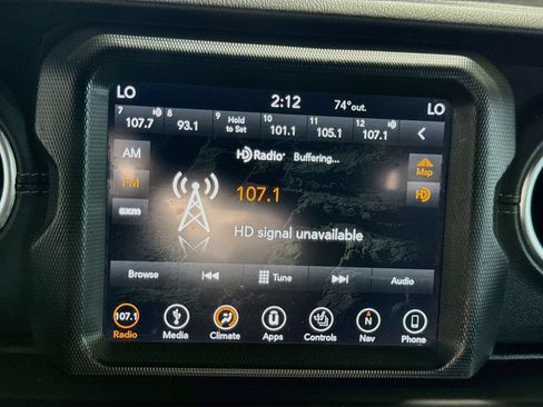 Used 2019 Jeep Wrangler Unlimited Sahara AWD/4WD image 15