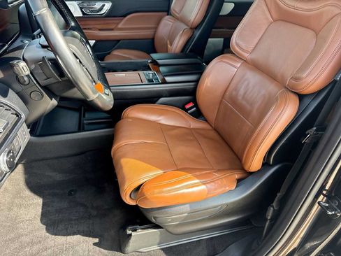 Used 2019 Lincoln Navigator Reserve AWD/4WD image 15