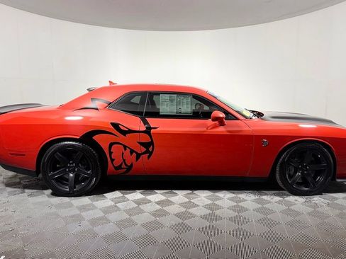 Used 2020 Dodge Challenger SRT Hellcat w/ Plus Package RWD image 8