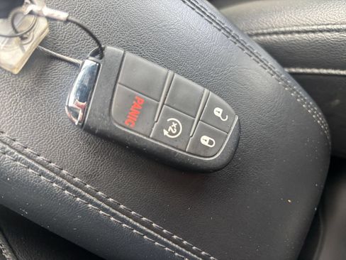 Used 2025 Jeep Compass Limited AWD/4WD image 25