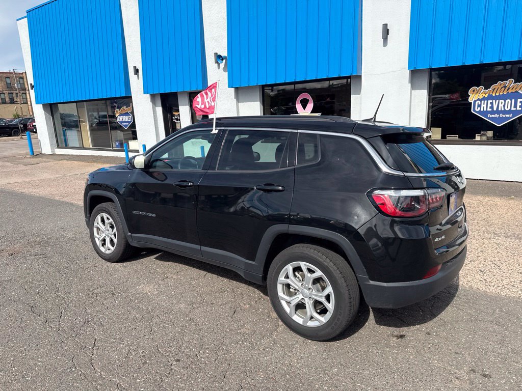 Used 2024 Jeep Compass Latitude AWD/4WD image 14
