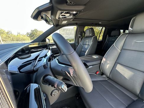 New 2026 Cadillac Escalade ESV Luxury w/ Touring Package image 16