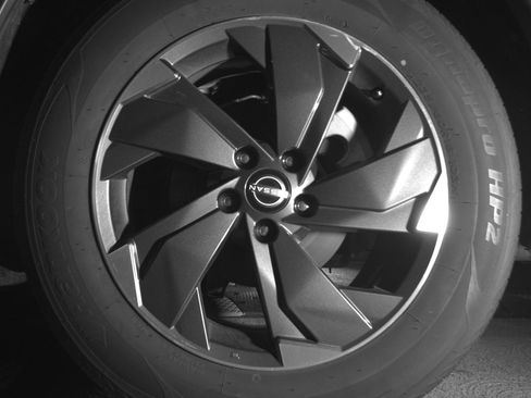 Used 2025 Nissan Rogue SV AWD/4WD image 14