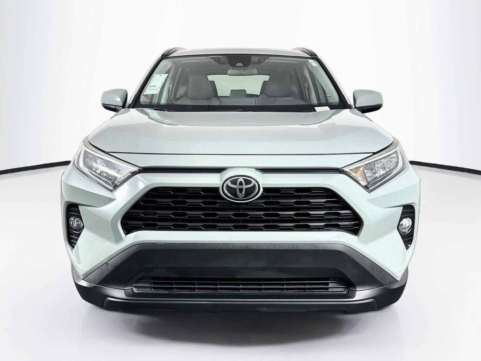 Used 2019 Toyota RAV4 XLE w/ Convenience Package FWD image 8