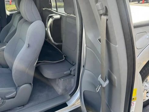 Used 2011 Toyota Tacoma 4x4 Access Cab V6 w/ TRD Sport Pkg image 11