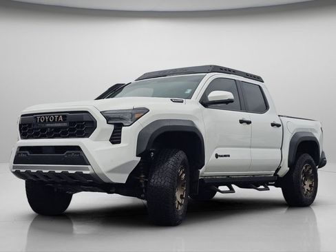 Certified 2024 Toyota Tacoma Trailhunter image 21