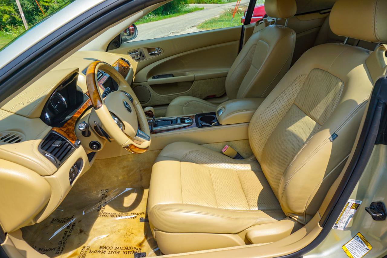 Used 2007 Jaguar XK Convertible RWD image 10