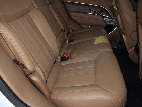 Used 2025 Land Rover Range Rover SE AWD/4WD image 23