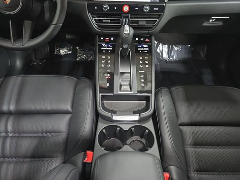 New 2025 Porsche Macan image 20