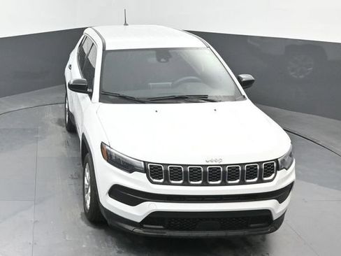 Used 2025 Jeep Compass Sport image 38