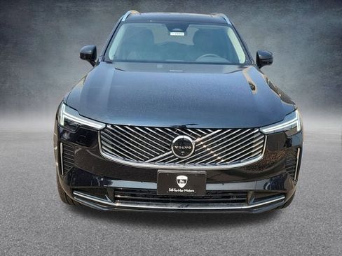 New 2025 Volvo XC90 B5 Plus w/ Protection Package Premier image 2