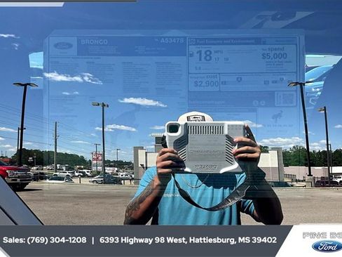 New 2025 Ford Bronco Badlands image 12