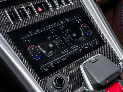 Used 2022 Lamborghini Urus image 27