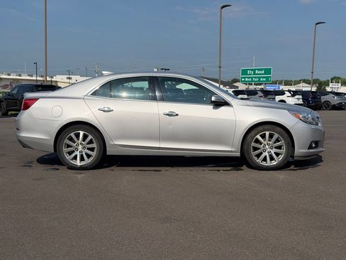 Used 2016 Chevrolet Malibu LTZ FWD image 6