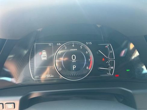 Used 2024 Lexus ES 350 w/ Premium Package FWD image 18