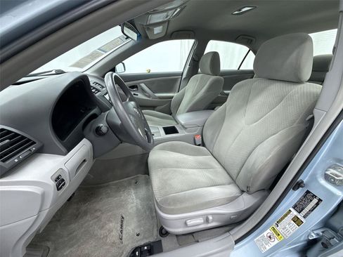 Used 2009 Toyota Camry LE FWD image 17