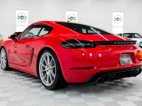 Used 2024 Porsche 718 Cayman GTS RWD image 9