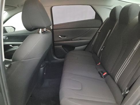 Used 2024 Hyundai Elantra SEL FWD image 18