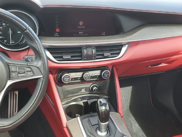 Used 2019 Alfa Romeo Stelvio Ti Lusso w/ Quick Order Package 22X Lusso AWD/4WD image 14