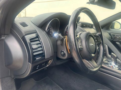 Used 2014 Jaguar F-TYPE S image 27