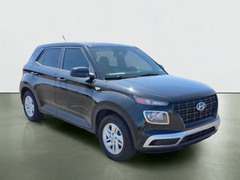 Used 2023 Hyundai Venue SE FWD image 7