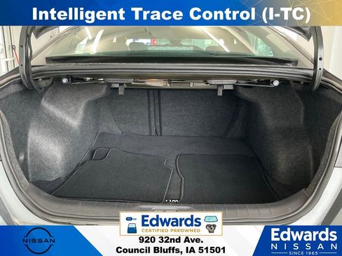 Used 2023 Nissan Altima 2.5 SV w/ SV Premium Package AWD/4WD image 13