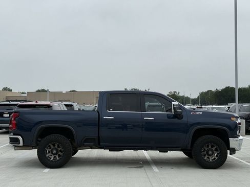 Used 2021 Chevrolet Silverado 2500 LTZ AWD/4WD image 3