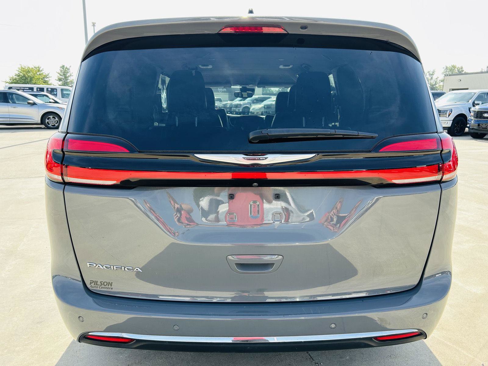 Used 2023 Chrysler Pacifica Touring-L FWD image 37