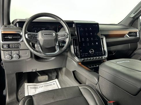 Used 2025 GMC Yukon XL Denali AWD/4WD image 21