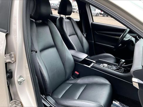 Used 2024 MAZDA MAZDA3 s image 8