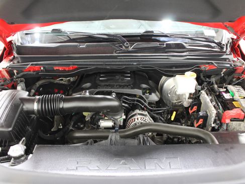 Used 2019 RAM 1500 Big Horn AWD/4WD image 38