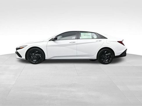 Certified 2026 Hyundai Elantra Sport FWD image 33