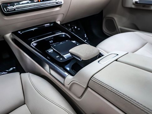 Used 2022 Mercedes-Benz GLB 250 GLB 250 SUV image 5