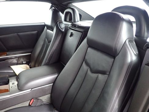 Used 2005 Cadillac XLR RWD image 19