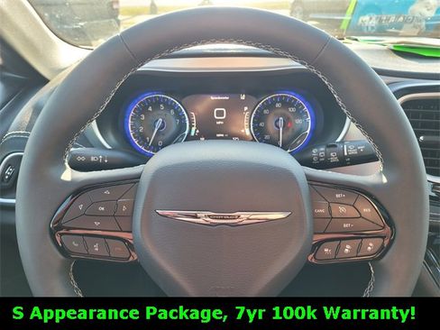 Used 2023 Chrysler Pacifica Touring-L w/ S Appearance Package image 27