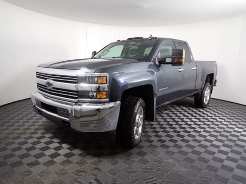 Used 2017 Chevrolet Silverado 2500 W/T w/ Snow Plow Prep Package image 7