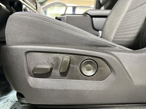 Used 2023 Chevrolet Silverado 1500 LT image 14