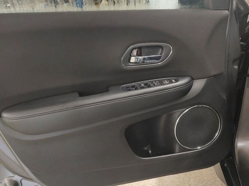 Used 2016 Honda HR-V EX image 19