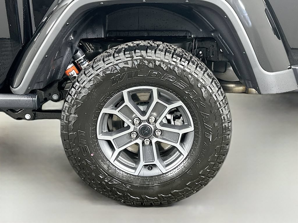 New 2026 Jeep Gladiator Mojave w/ Technology Group AWD/4WD image 17