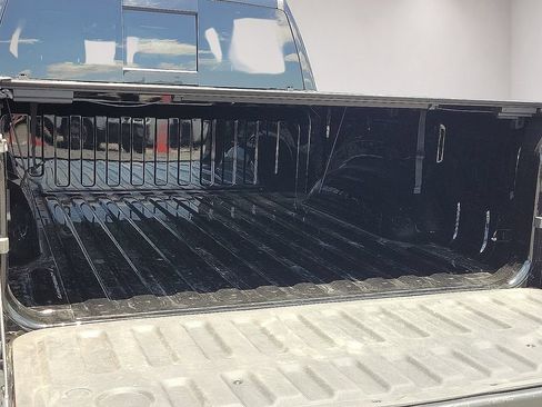 Used 2025 RAM 1500 Laramie AWD/4WD image 8