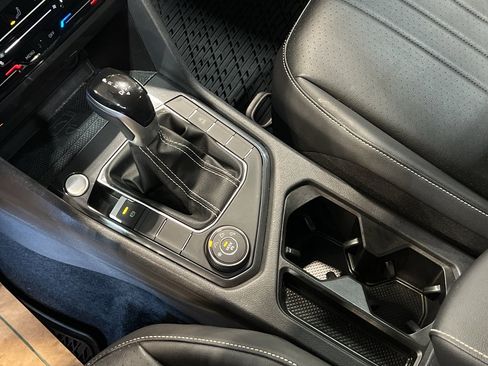 Used 2022 Volkswagen Tiguan SE image 20