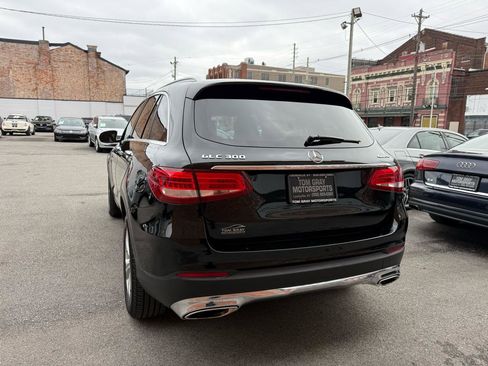 Used 2018 Mercedes-Benz GLC 300 4MATIC image 4
