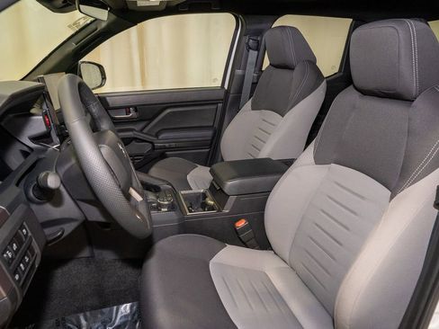 Used 2025 Toyota Tacoma TRD Off-Road image 10