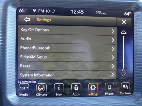 Used 2023 Jeep Wrangler Sahara image 34