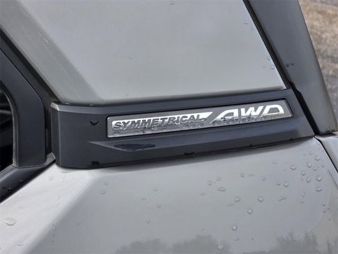 Used 2025 Subaru Forester Limited image 32