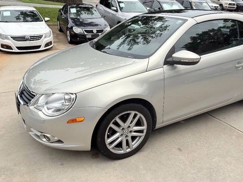 Used 2009 Volkswagen Eos Lux FWD image 53