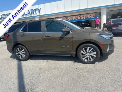 Used 2023 Chevrolet Equinox LT FWD image 2