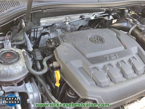Used 2022 Volkswagen Tiguan SE w/ Panoramic Sunroof Package FWD image 19