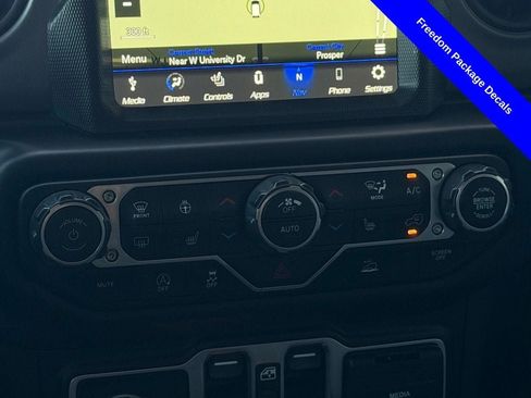 Used 2023 Jeep Gladiator Sport AWD/4WD image 17