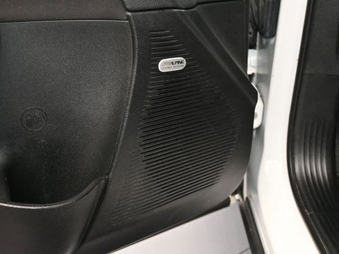 Used 2023 Dodge Challenger SXT image 13